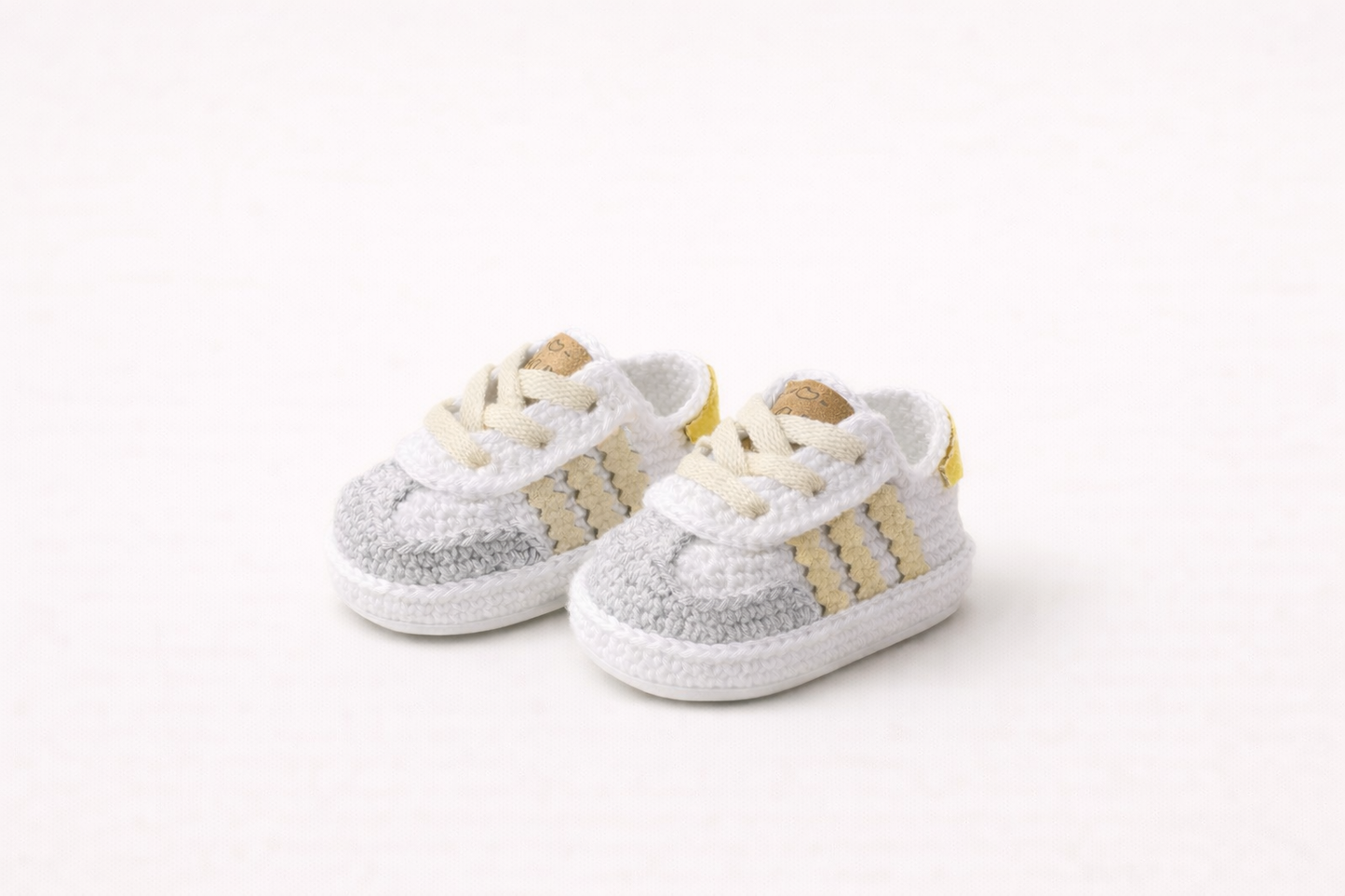 Pukuxu Dancing – Sapatinho de Croché para Bebé