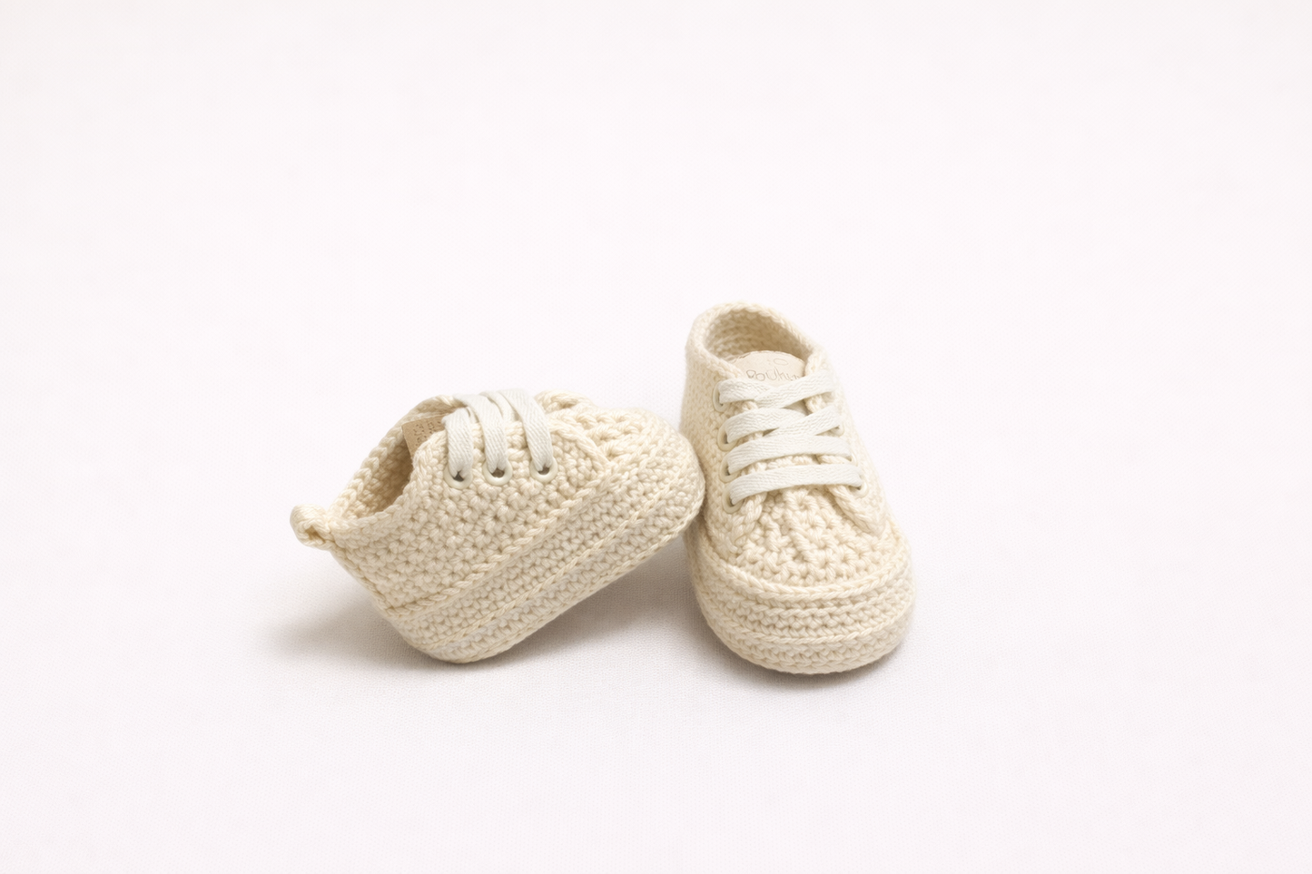 Pukuxu Little Explorer – Sapatinho de Croché para Bebé