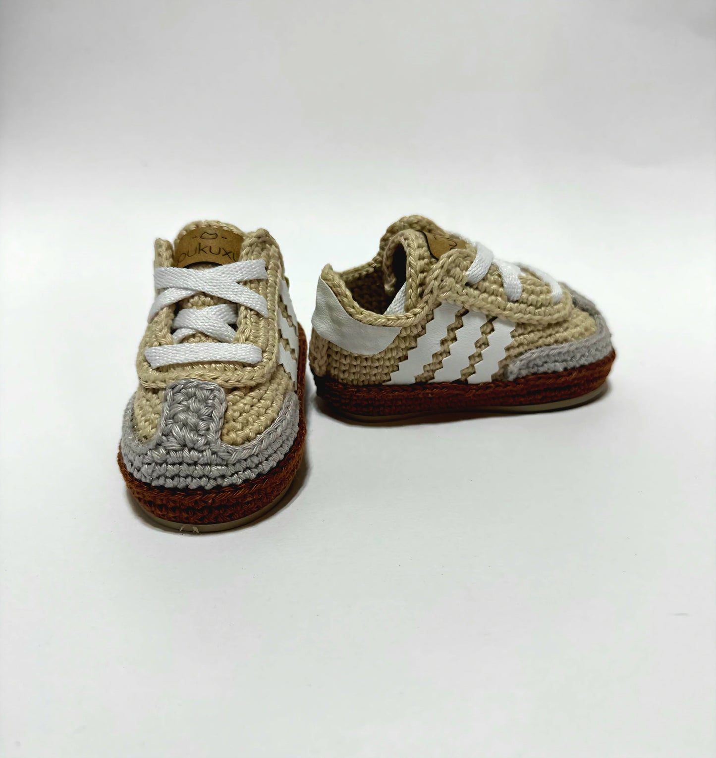 Pukuxu Dancing – Sapatinho de Croché para Bebé