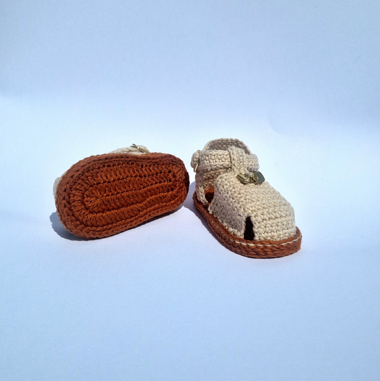 Pukuxu Breeze – Sapatinho de Croché para Bebé