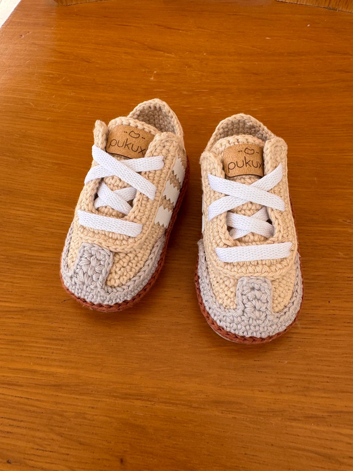 Pukuxu Dancing – Sapatinho de Croché para Bebé