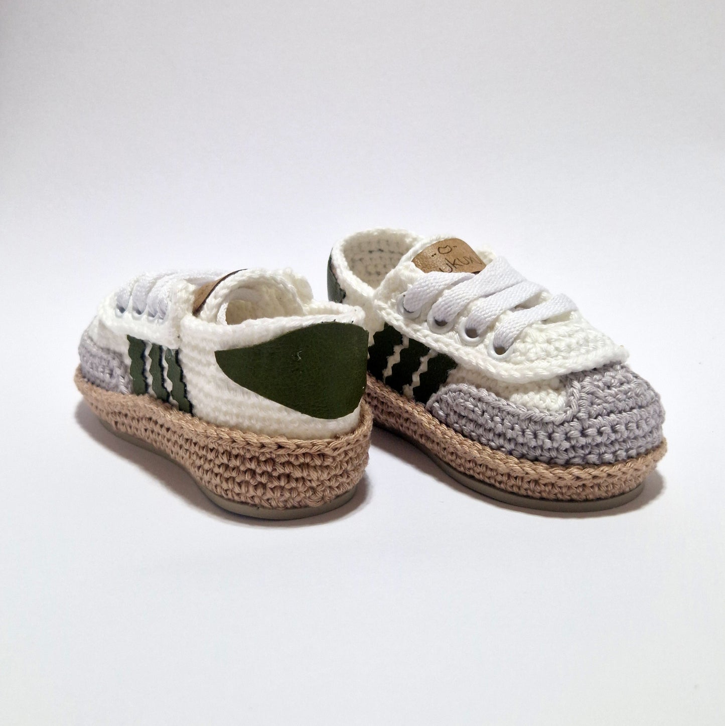 Pukuxu Dancing – Sapatinho de Croché para Bebé