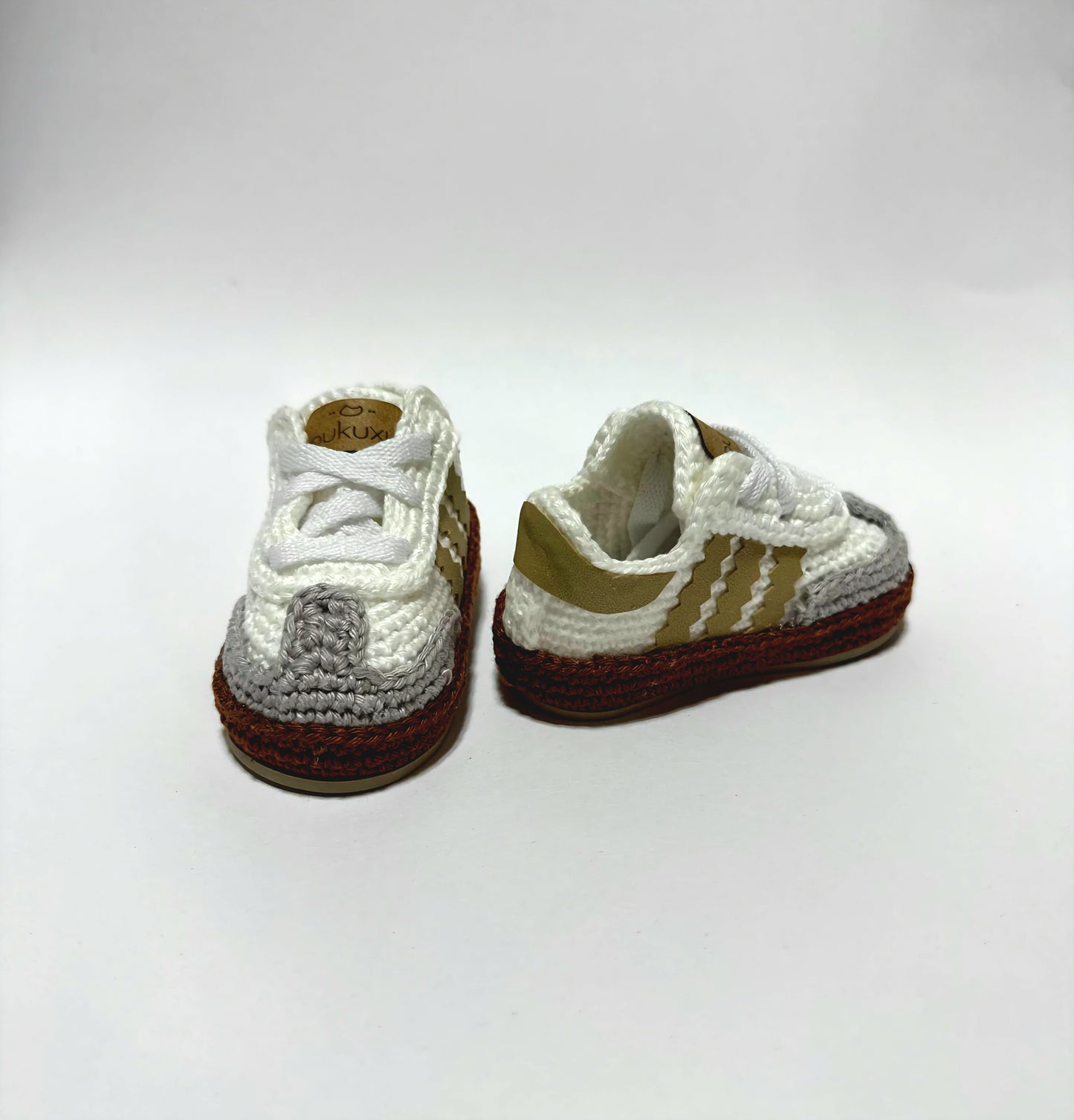 Pukuxu Dancing – Sapatinho de Croché para Bebé