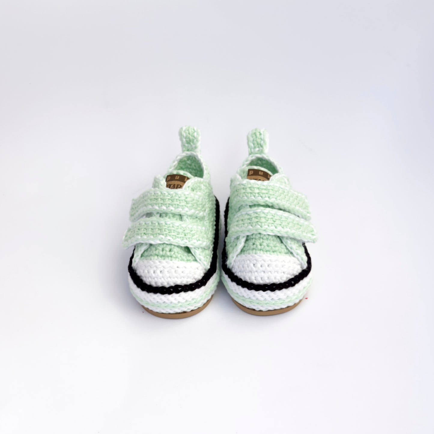 Pukuxu Little Hug – Sapatinho de Croché para Bebé