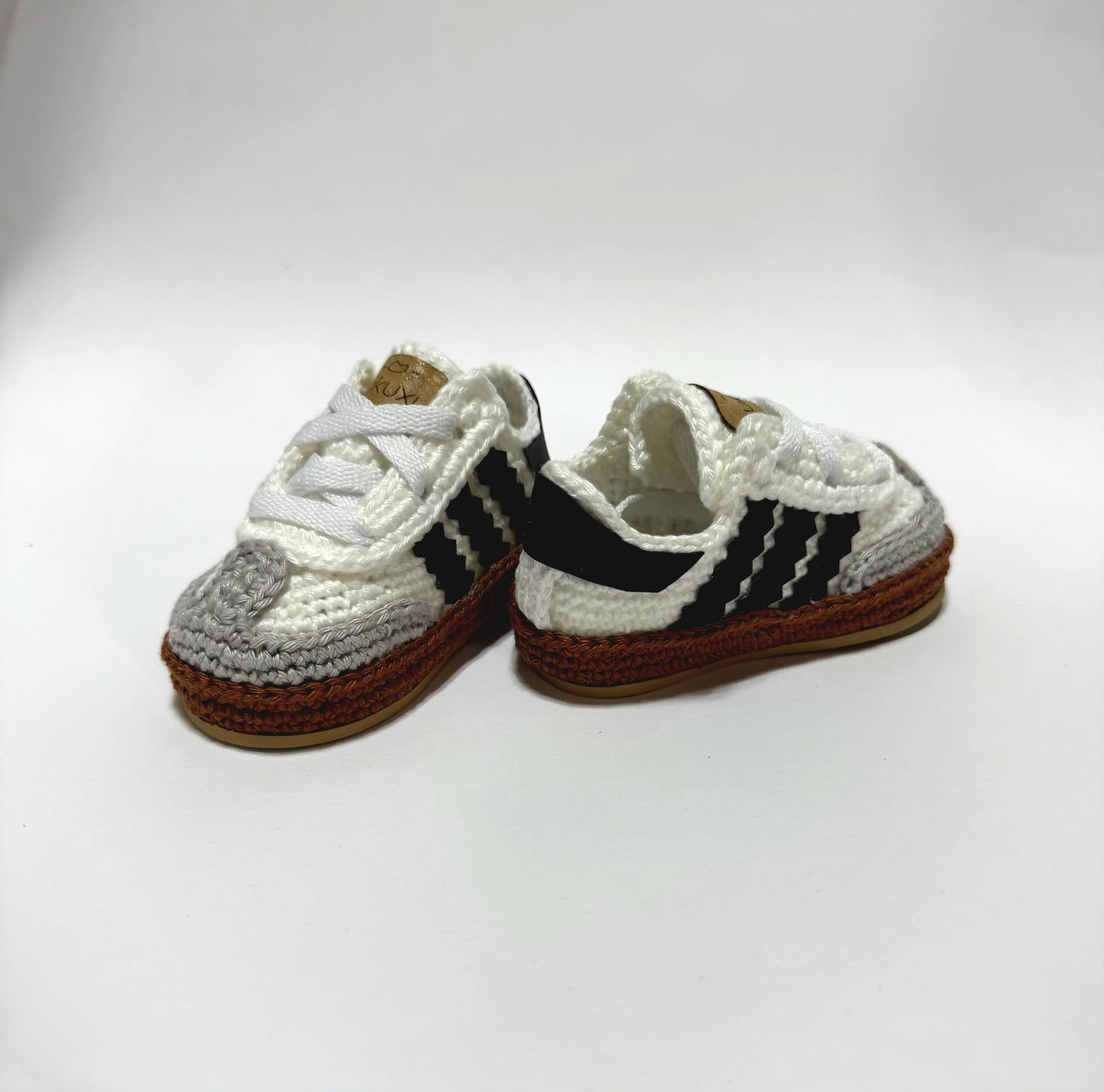 Pukuxu Dancing – Sapatinho de Croché para Bebé