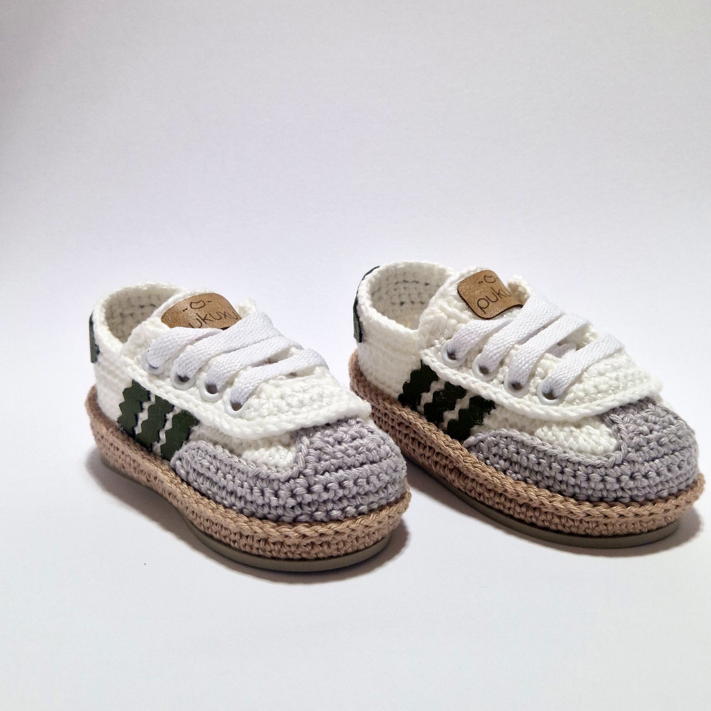 Pukuxu Dancing – Sapatinho de Croché para Bebé