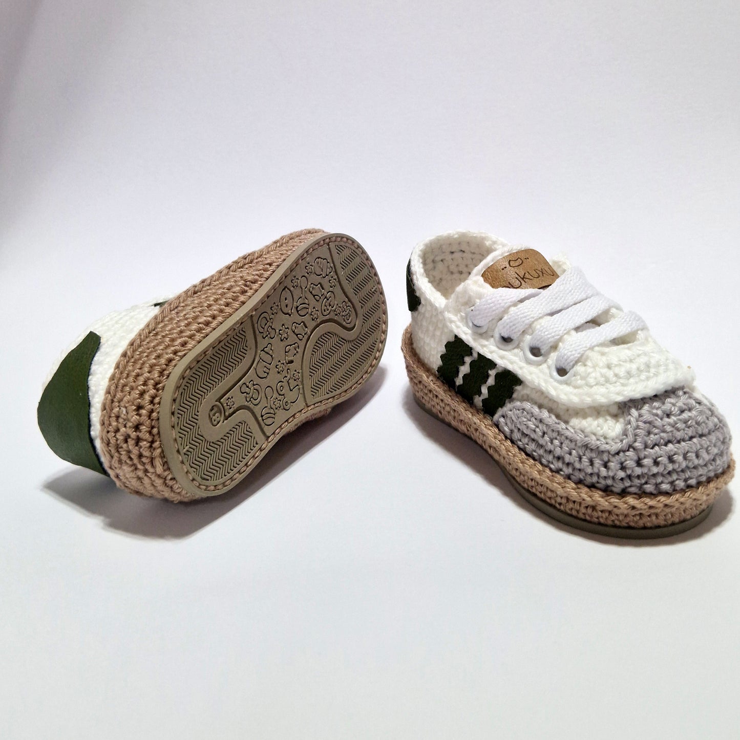 Pukuxu Dancing – Sapatinho de Croché para Bebé