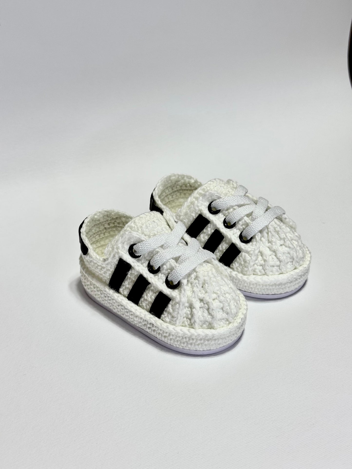 Pukuxu Street Baby – Sapatinho de Croché para Bebé