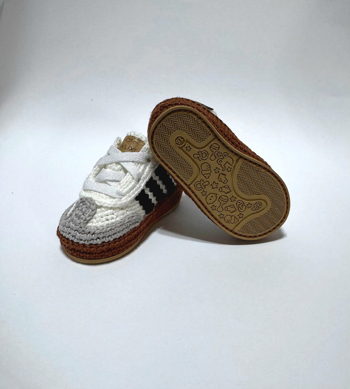 Pukuxu Dancing – Sapatinho de Croché para Bebé