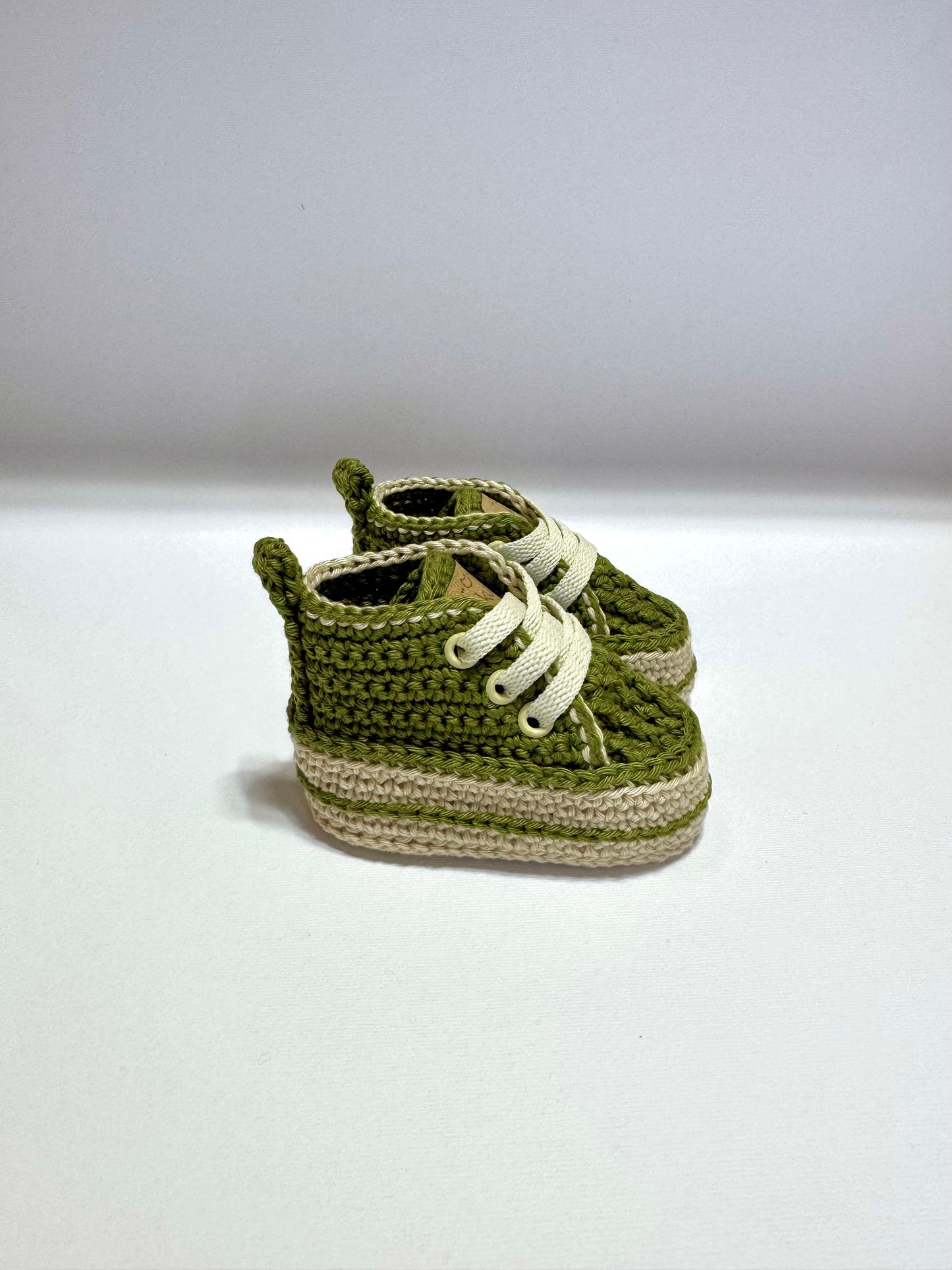 Pukuxu Little Explorer – Sapatinho de Croché para Bebé